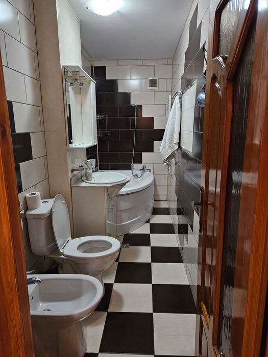 Apartament 3 camere de inchiriat