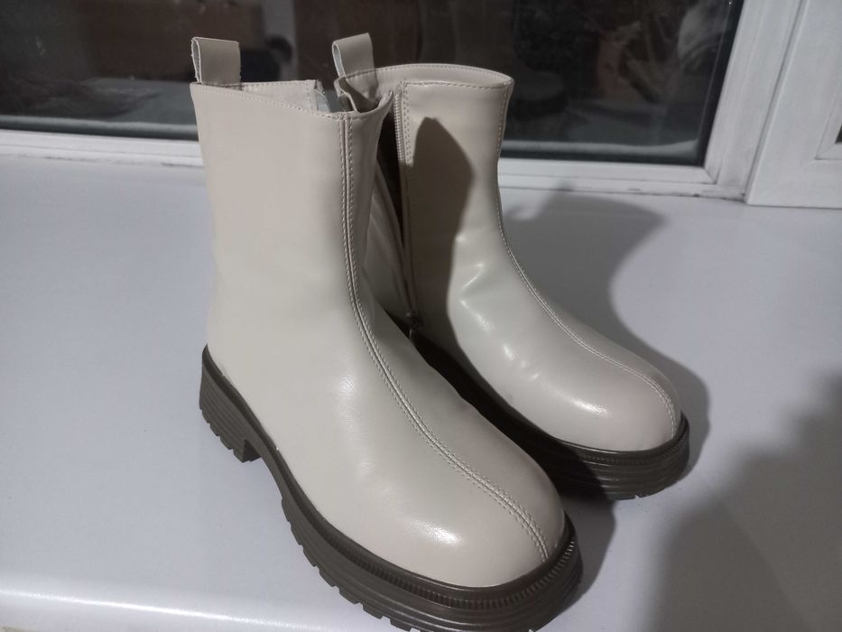 Зимняя ботинки женские