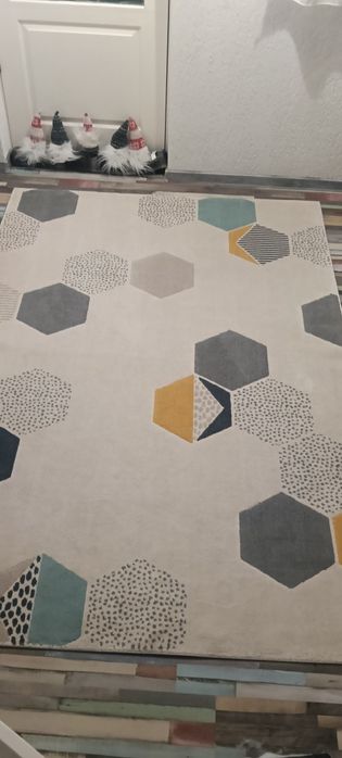 Curățare canapele saltele mochete și covoare + alte servicii