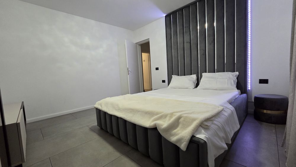 Vila Noua cu piscina de inchiriat in Arad com Fantanele