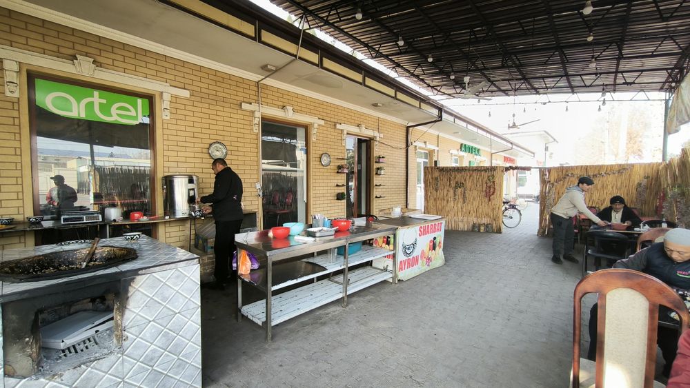 Тошлок шахар марказида бино сотилади