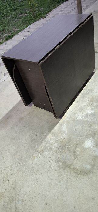 Продам книжный стол