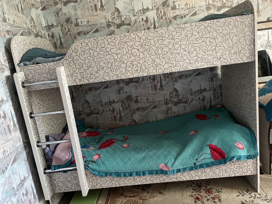 2 этажный кровать
