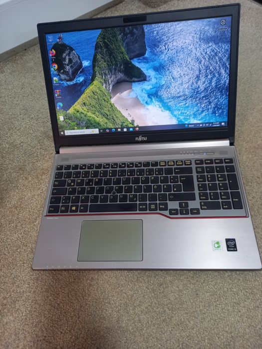 Laptop intel i5,ssd 128,baterie noua  3 ore