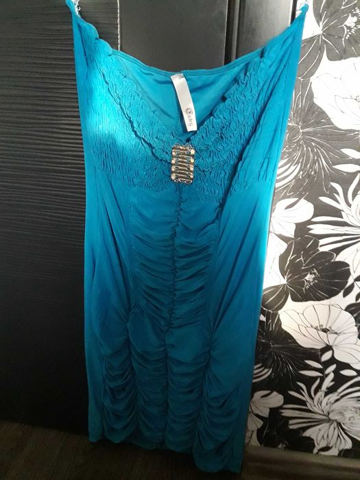 Дамска рокля по тялото