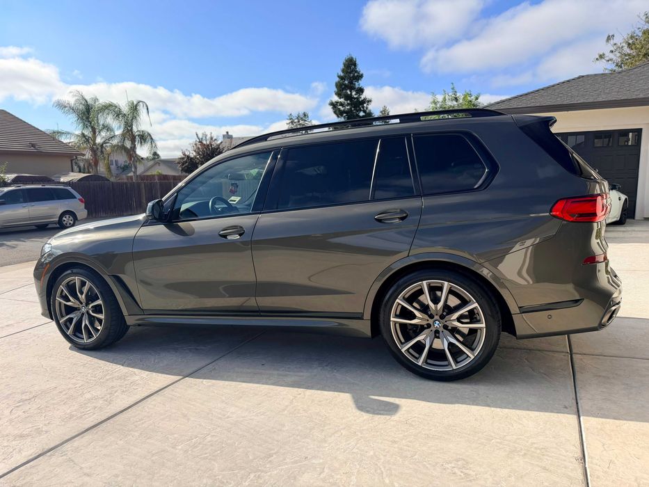 BMW X7 M50i 2022 524 CP