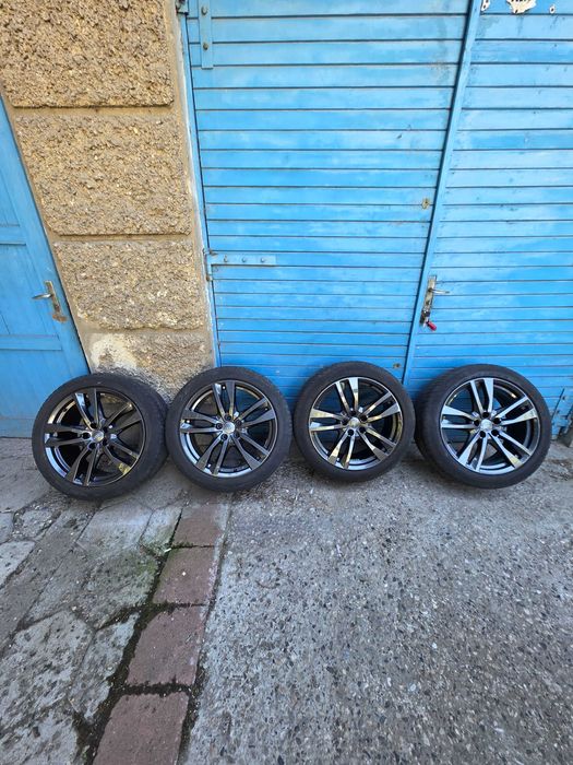 Продавам оригинални  джанти  за audi A6 C8 с гуми 19 "