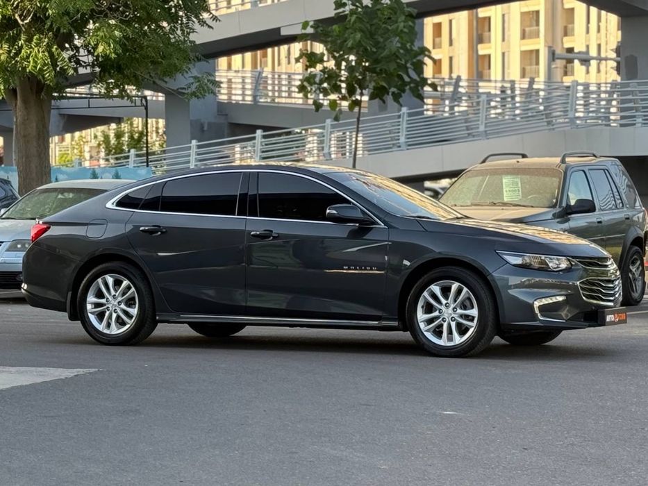 Продаётся Chevrolet Malibu 2 2.4L 2017 года