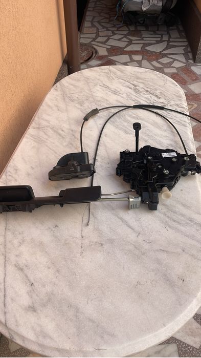 Broasca icuietoare usa Culisanta VW T5 orginala 2010-2015