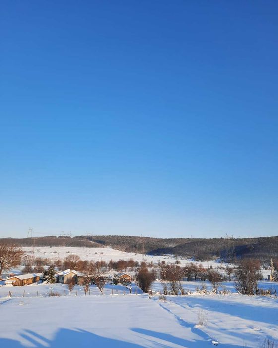 Уютна, триетажна къща от собственик с 4.5 декара двор на 50км от Варна