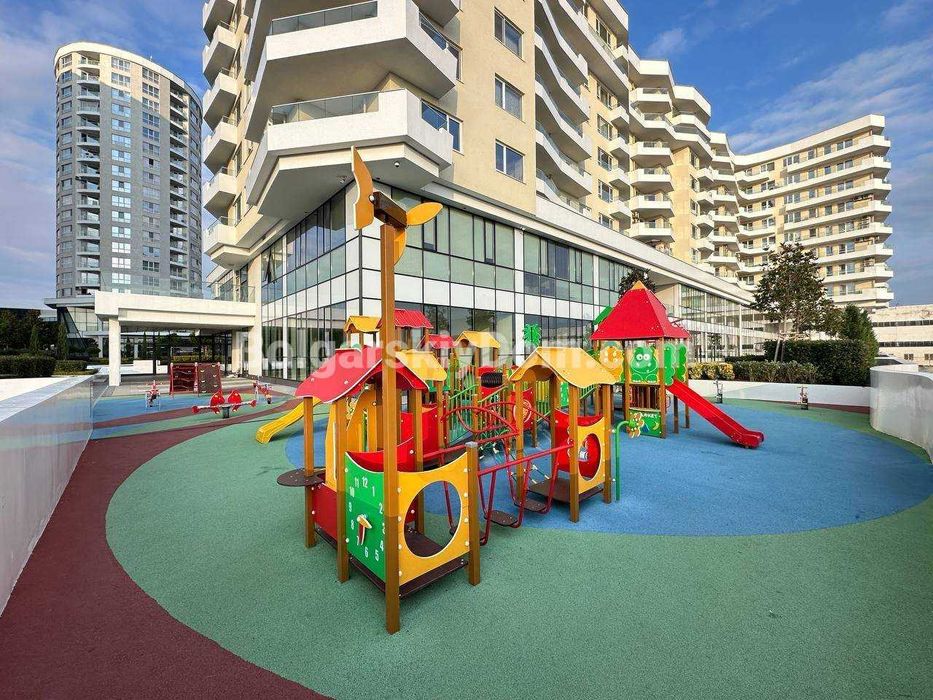 Продава се Двустаен апартамент в Бургас, Славейков - 76 кв.м за 987 €/кв.м - Снимка #12