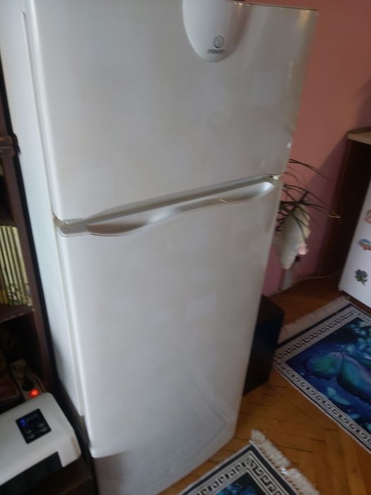 Продавам хладилник