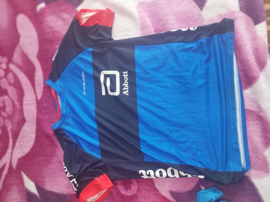 Vănd tricouri originale de fotbal disponibile toate  mărimile preț neg