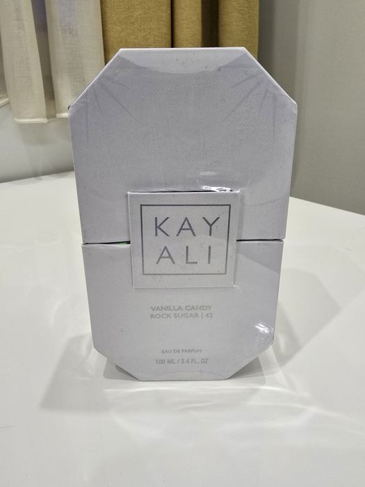 Kayali Vanilla Candy Rock Sugar
