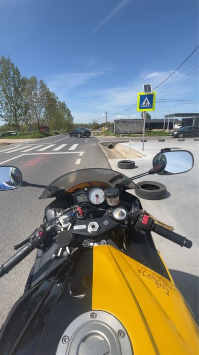 Vand YAMAHA YZF R6 rj09 2005 editie VR46 nr. 2121