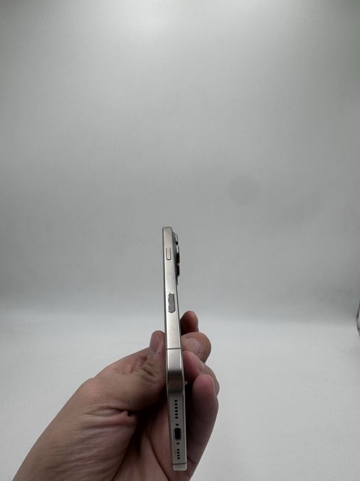 iPhone 16 про мах 1 Tb