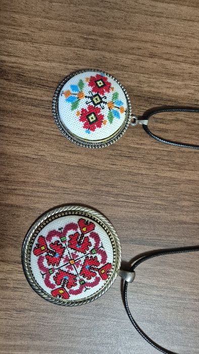 Медальон с българса шевица