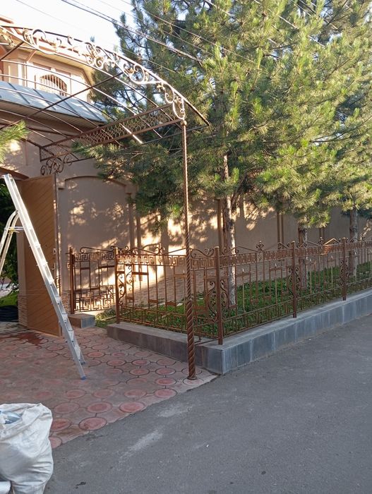 Покраска перил ремонт ворот