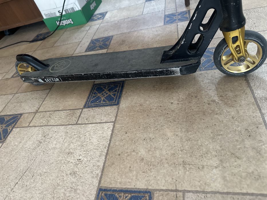 Трюковой самокат sektor