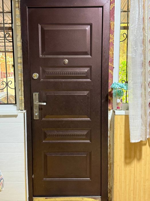 Срочно продаю двери состояния отличное