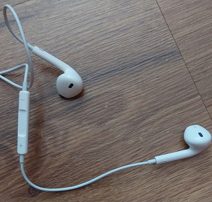 Оригинални аксесоари за IPhone