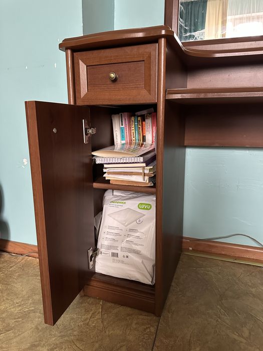 Продам комод и зеркало срочно