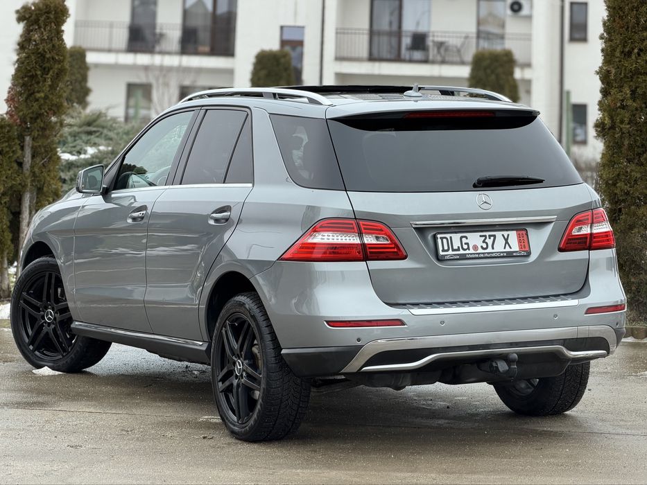 Mercedes ML 350 “ Lane,Side Assist / Leduri / Panoramic  / 4 MATIC “