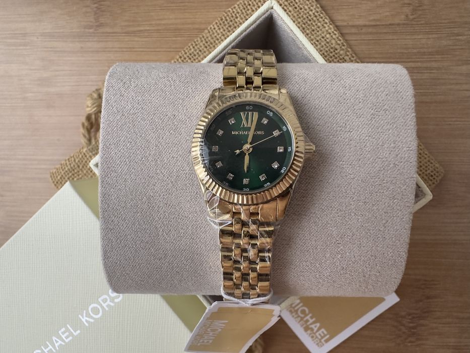 Ceas Michael Kors de dama nou Colectia Lexington Petite