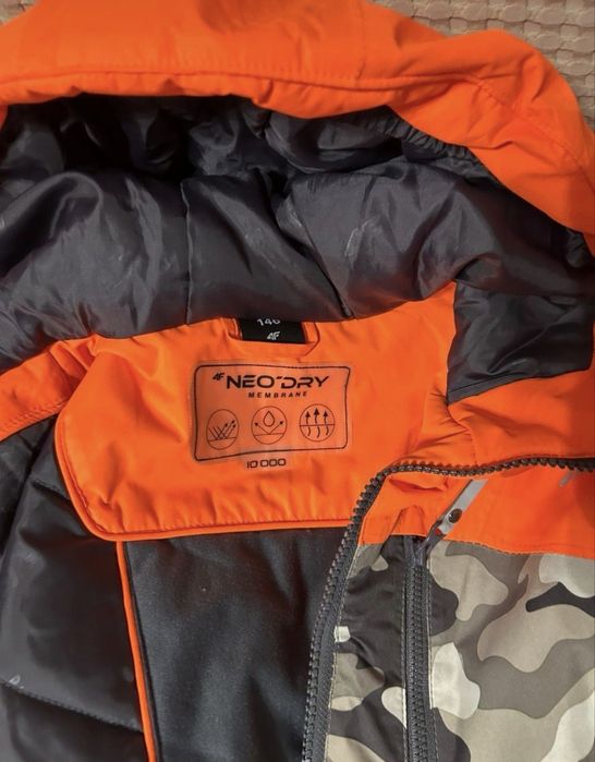 Geacă si pantaloni de schi, membrana 10000 , costum termic de la 4F