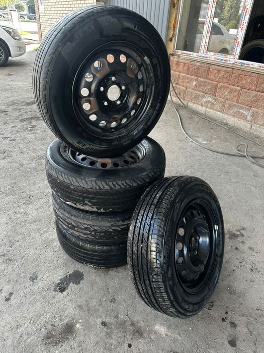 Элантра диски с шинами r15 оригинал (летний )