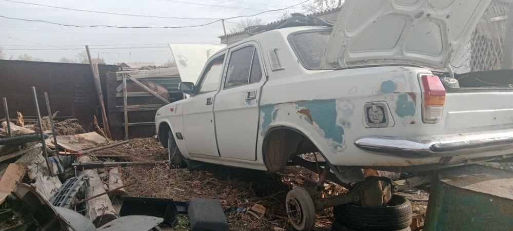 Продам запчасти на газ 24