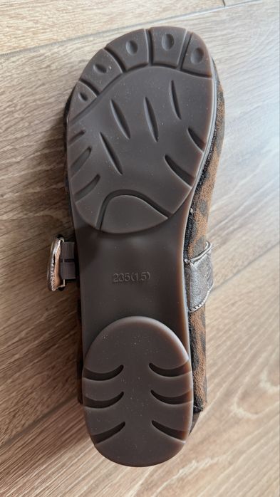 Продам туфли абсолютно новые