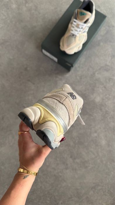 New Balance 9060 - Sea Salt Surf