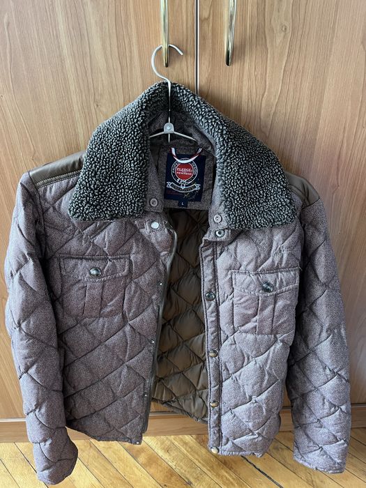 Продава се яке като ново е!