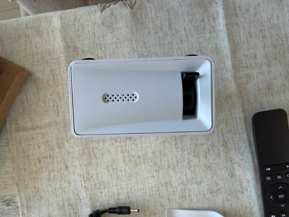 Mini proiector portabil Aoc 1080p