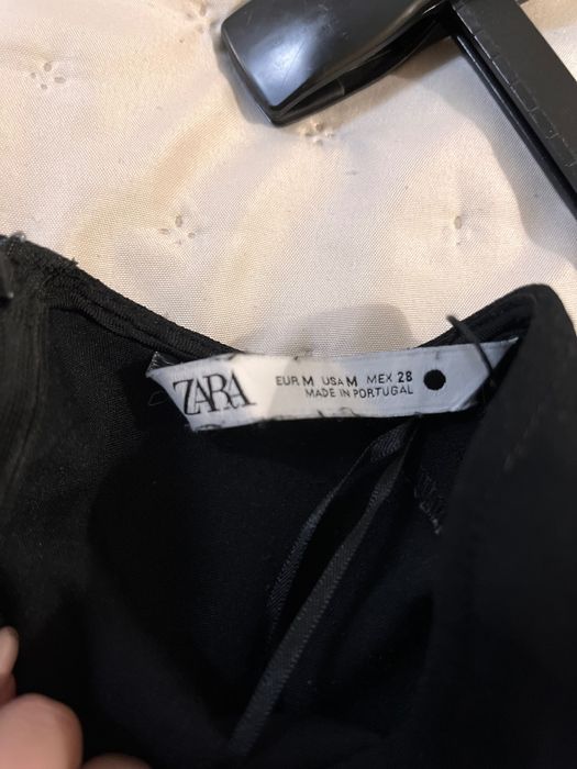 Черна рокля Зара
