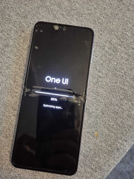 Samsung Z flip 4 128gb cu 8 gb perfect functional baterie excelenta