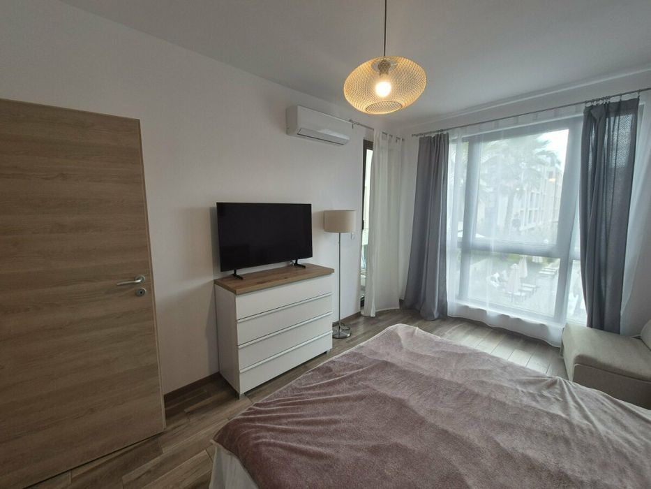 Дава се под наем Двустаен апартамент в к.к. Св.Св. Константин и Елена - 54 кв.м за 700 € - Снимка #9