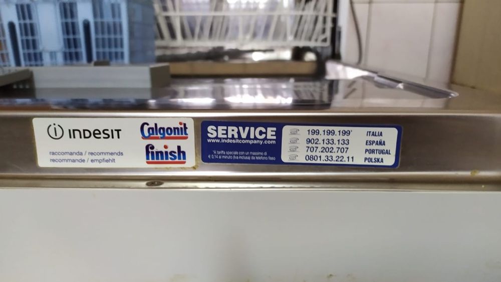 Посудомоечная машина INDESIT