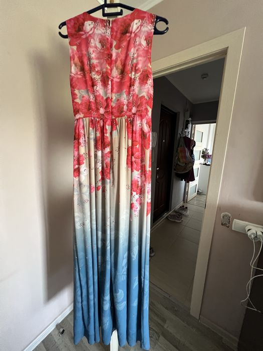 Продаю женское платье