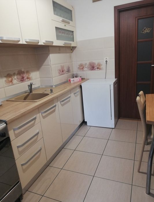Vând apartamente 3 camere, zona Făget