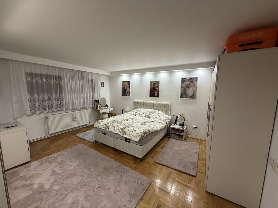 Vând casă în Deva