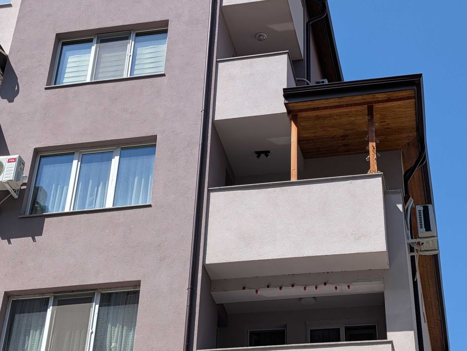 Продава тристаен апартамент в кв. Струмско с АКТ 16