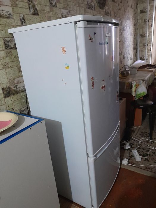 Продам холодильник Бирюса 151.