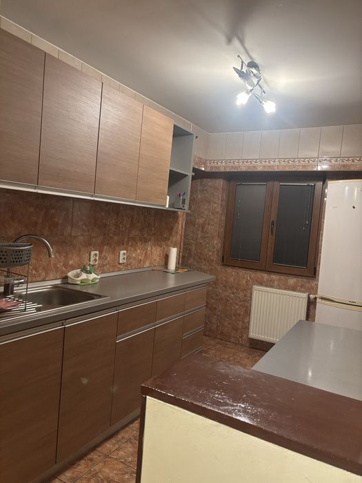 Apartament 3 camere de vanzare