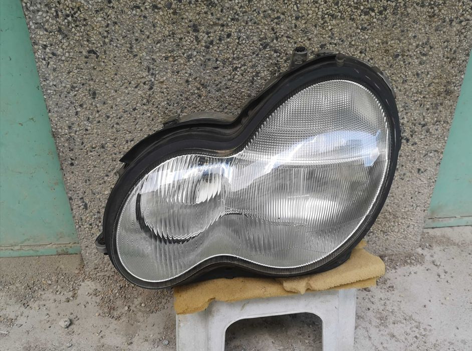 Оригинален фар Мерцедес Ц 203 Mercedes C W 203 Ksenon