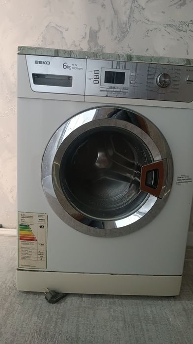 Продаю стиральную машину