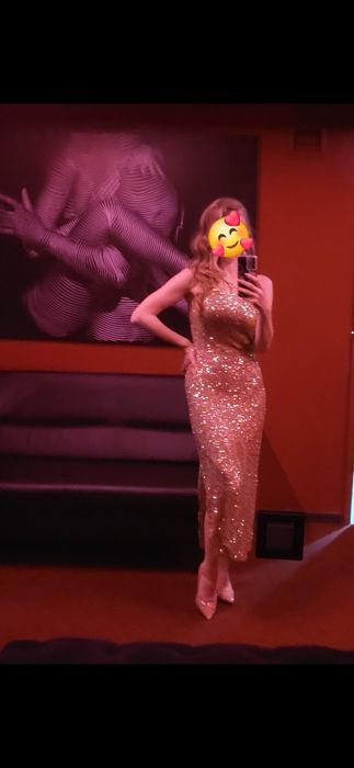 Продаю сверкающее платье в пол