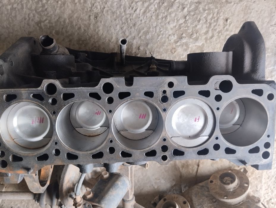 блок цилиндров двигатель ауди 100 переходка