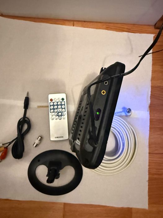 Mini TV LCD ORION  cu radio  + 10m cablu